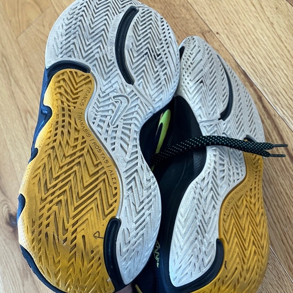 Nike Youth Giannis Immortality 2 Black Sneakers with Multicolor Accents - Picture 7 of 8